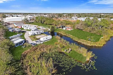 1422 Us Highway 441 Okeechobee FL 34974