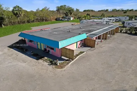 1422 Us Highway 441 Okeechobee FL 34974