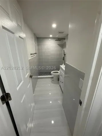 1555 W 44th Place Hialeah FL 33012