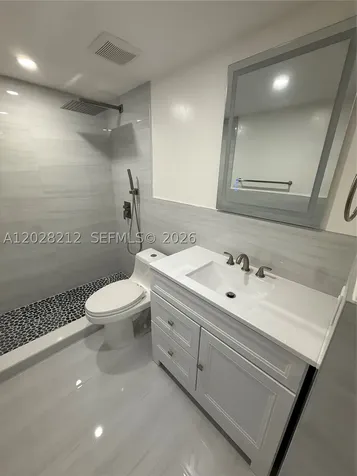 1555 W 44th Place Hialeah FL 33012