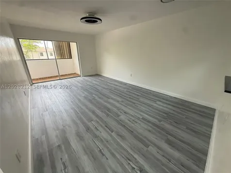 1555 W 44th Place Hialeah FL 33012