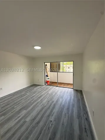 1555 W 44th Place Hialeah FL 33012