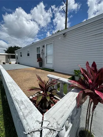 5015 SW 29 Street #60-8 Davie FL 33312