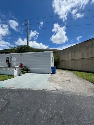 5015 SW 29 Street #60-8 Davie FL 33312