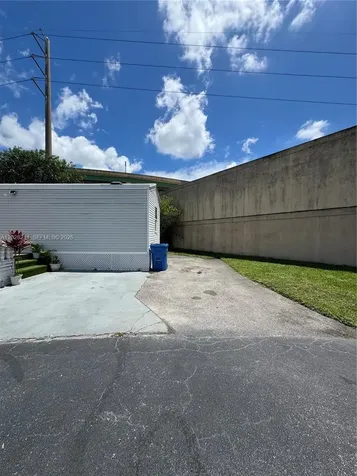 5015 SW 29 Street #60-8 Davie FL 33312