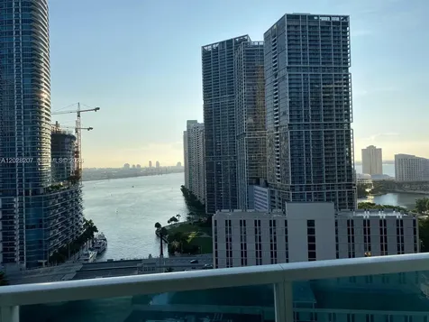 31 SE 5th Street Miami FL 33131
