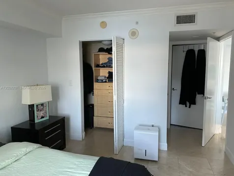 31 SE 5th Street Miami FL 33131