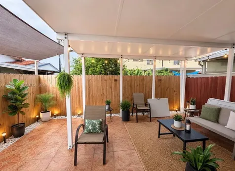 3956 W 9th Court Hialeah FL 33012