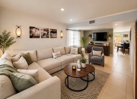 3956 W 9th Court Hialeah FL 33012