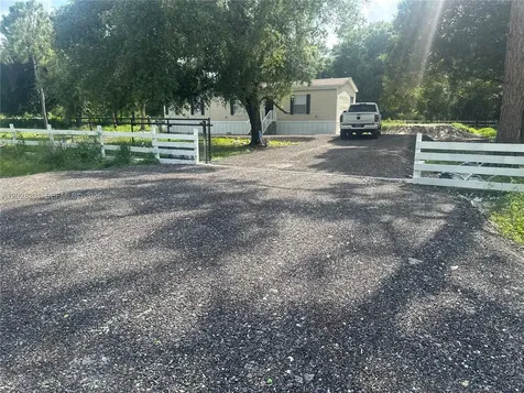 720 N Riverside Street Clewiston FL 33440