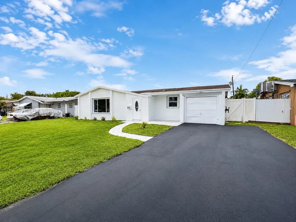 6560 Hayes Street Hollywood FL 33024
