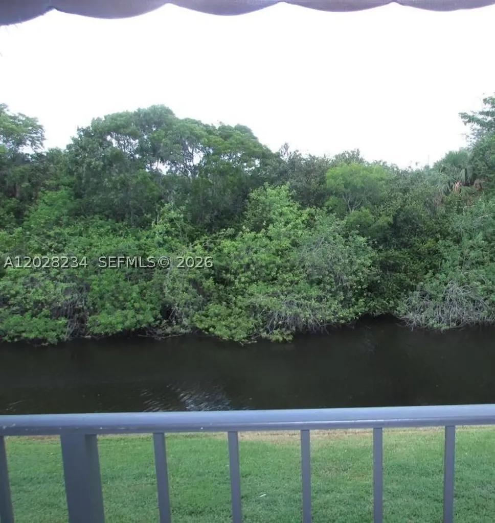 1141 Lake Victoria Drive Palm Beach FL 33411