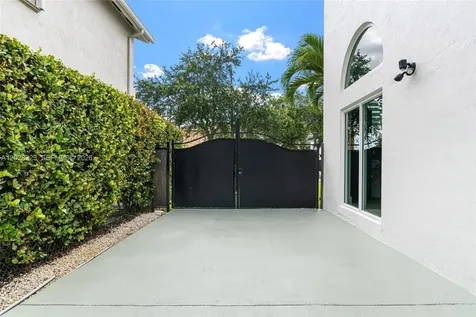 6014 SW 160th Avenue Miami FL 33193