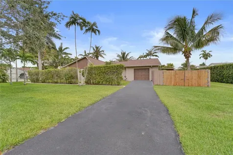 417 SE 4th Street Dania Beach FL 33004