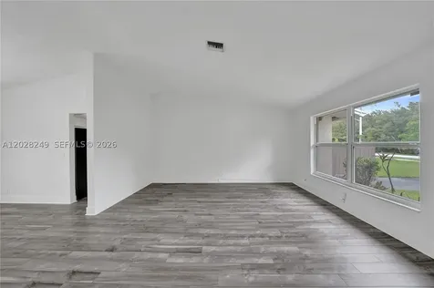 417 SE 4th Street Dania Beach FL 33004