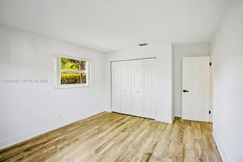 417 SE 4th Street Dania Beach FL 33004