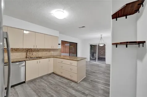 417 SE 4th Street Dania Beach FL 33004