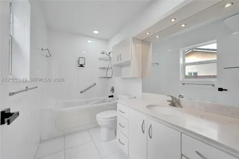 417 SE 4th Street Dania Beach FL 33004