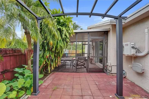 417 SE 4th Street Dania Beach FL 33004