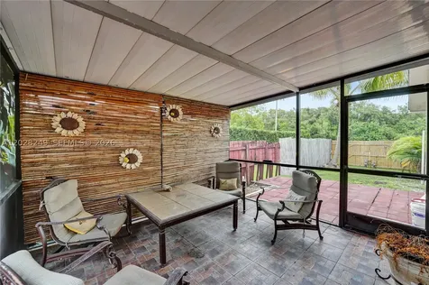 417 SE 4th Street Dania Beach FL 33004