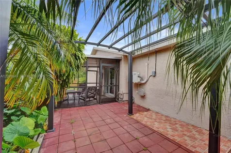 417 SE 4th Street Dania Beach FL 33004