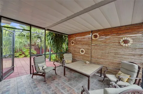 417 SE 4th Street Dania Beach FL 33004
