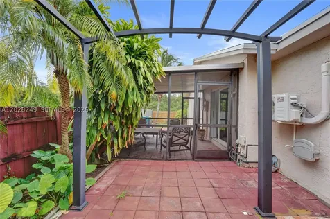 417 SE 4th Street Dania Beach FL 33004