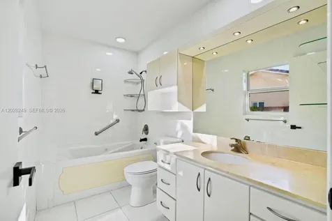 417 SE 4th Street Dania Beach FL 33004