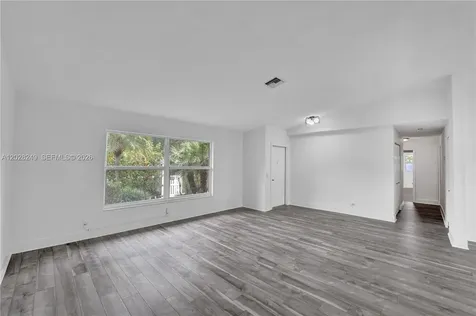 417 SE 4th Street Dania Beach FL 33004