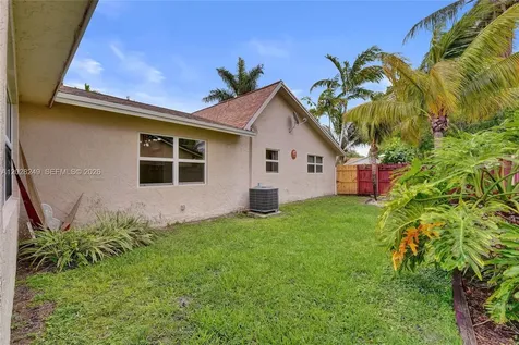 417 SE 4th Street Dania Beach FL 33004