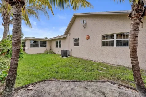 417 SE 4th Street Dania Beach FL 33004
