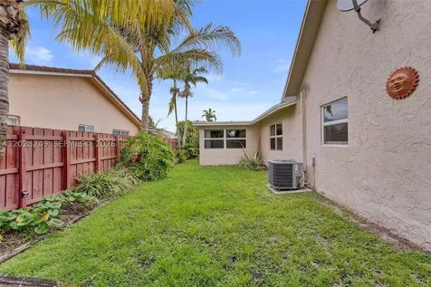 417 SE 4th Street Dania Beach FL 33004