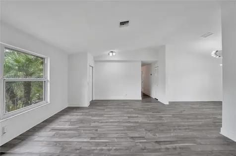 417 SE 4th Street Dania Beach FL 33004