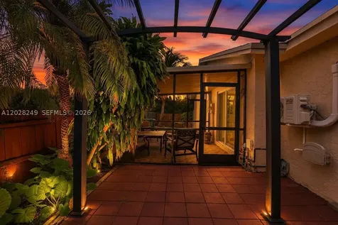 417 SE 4th Street Dania Beach FL 33004