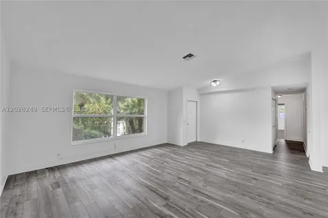417 SE 4th Street Dania Beach FL 33004