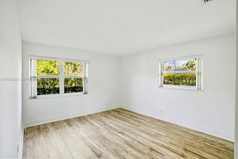 417 SE 4th Street Dania Beach FL 33004
