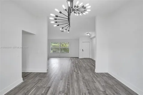 417 SE 4th Street Dania Beach FL 33004