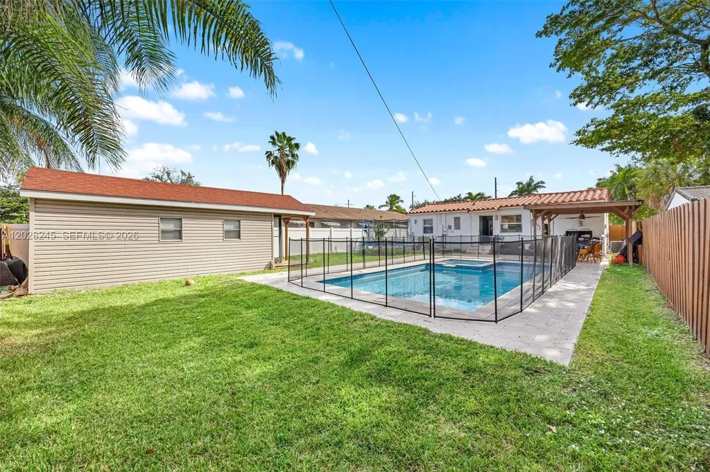 2215 Cleveland Street Hollywood FL 33020