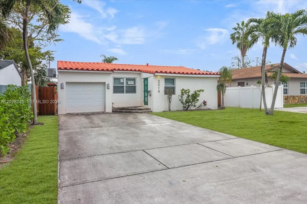 2215 Cleveland Street Hollywood FL 33020