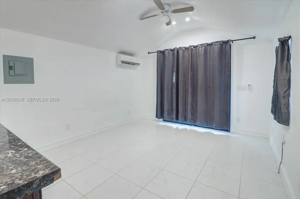 2215 Cleveland Street Hollywood FL 33020