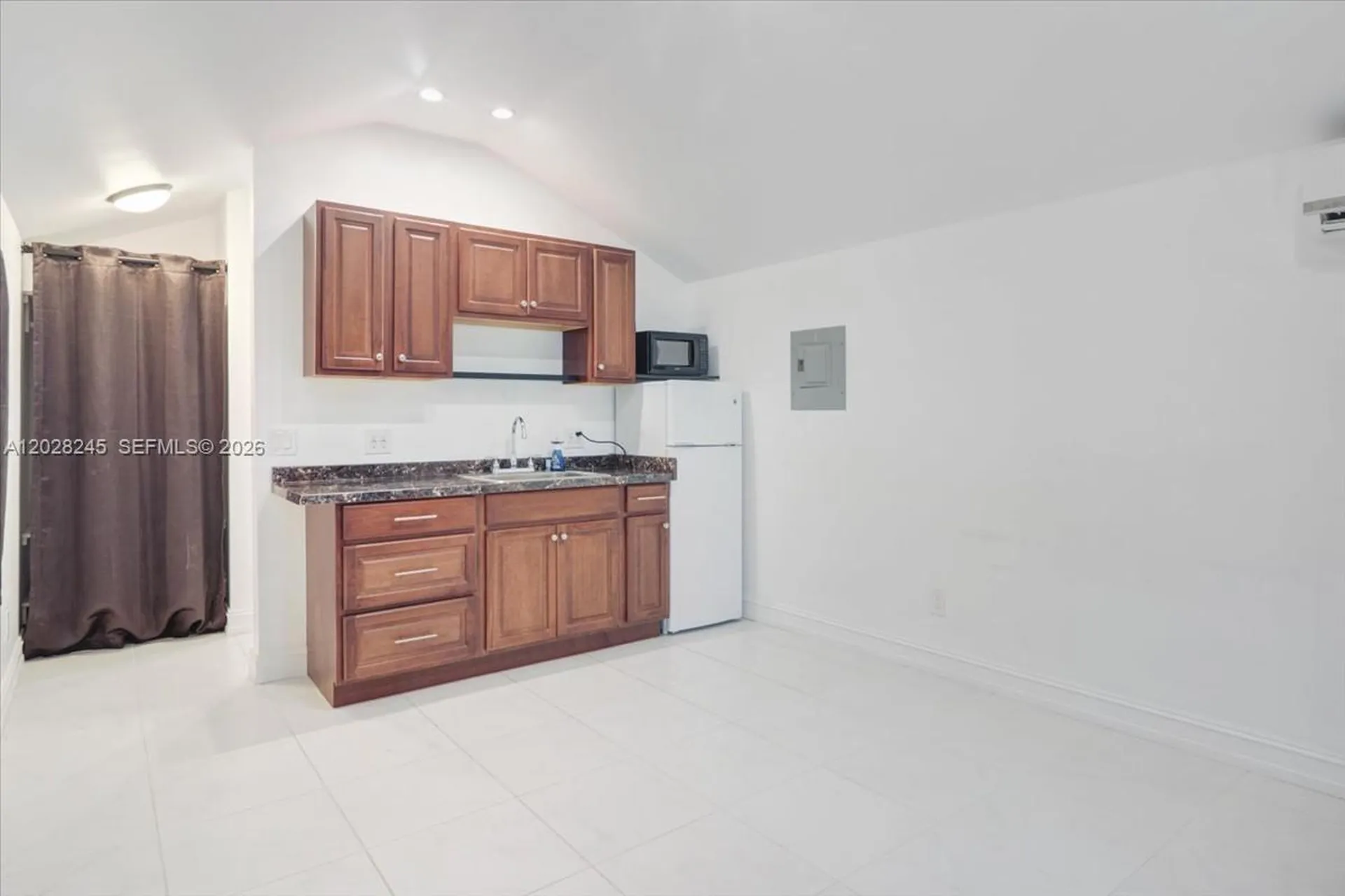 2215 Cleveland Street Hollywood FL 33020