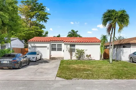 2215 Cleveland Street Hollywood FL 33020