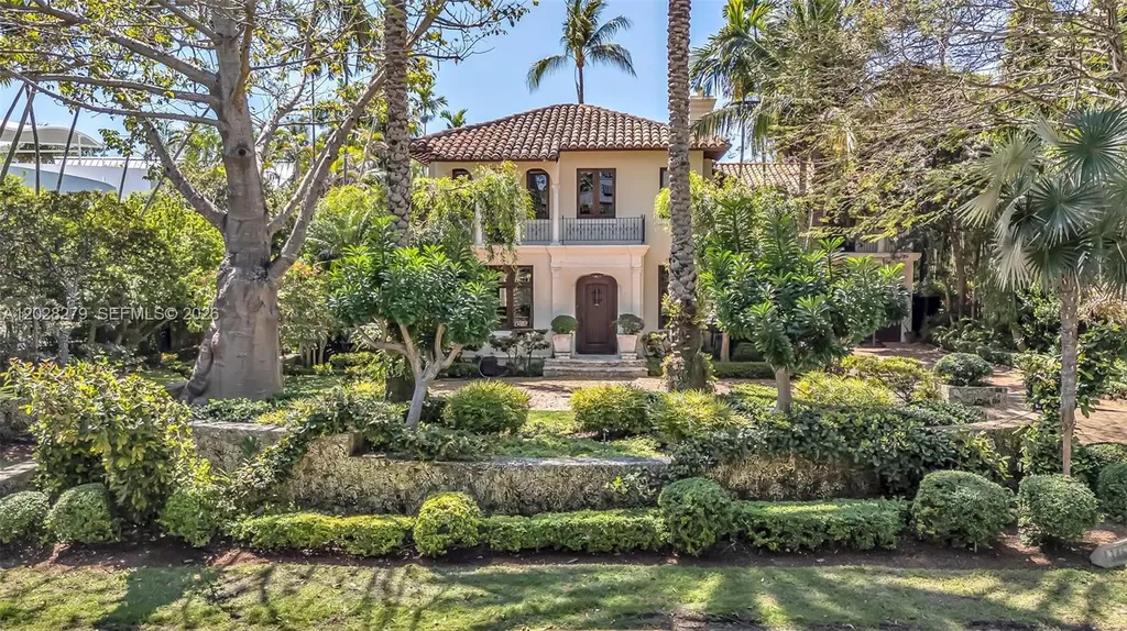 3462 N Moorings Way Miami FL 33133