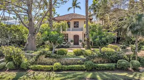 3462 N Moorings Way Miami FL 33133