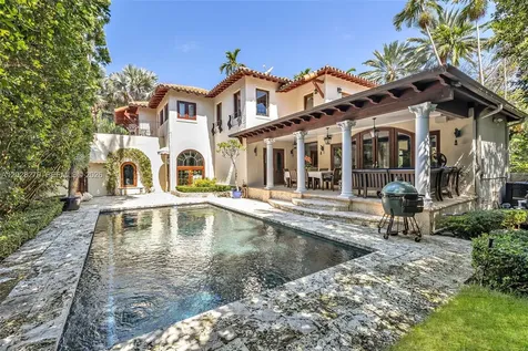 3462 N Moorings Way Miami FL 33133