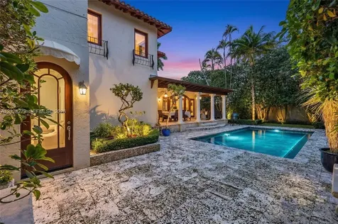 3462 N Moorings Way Miami FL 33133
