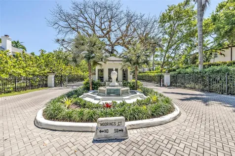 3462 N Moorings Way Miami FL 33133