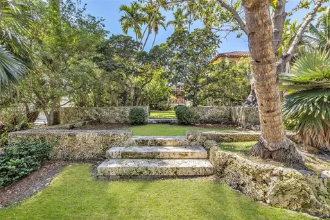 3462 N Moorings Way Miami FL 33133