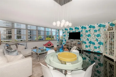 11 Island Avenue Miami Beach FL 33139