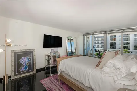 11 Island Avenue Miami Beach FL 33139